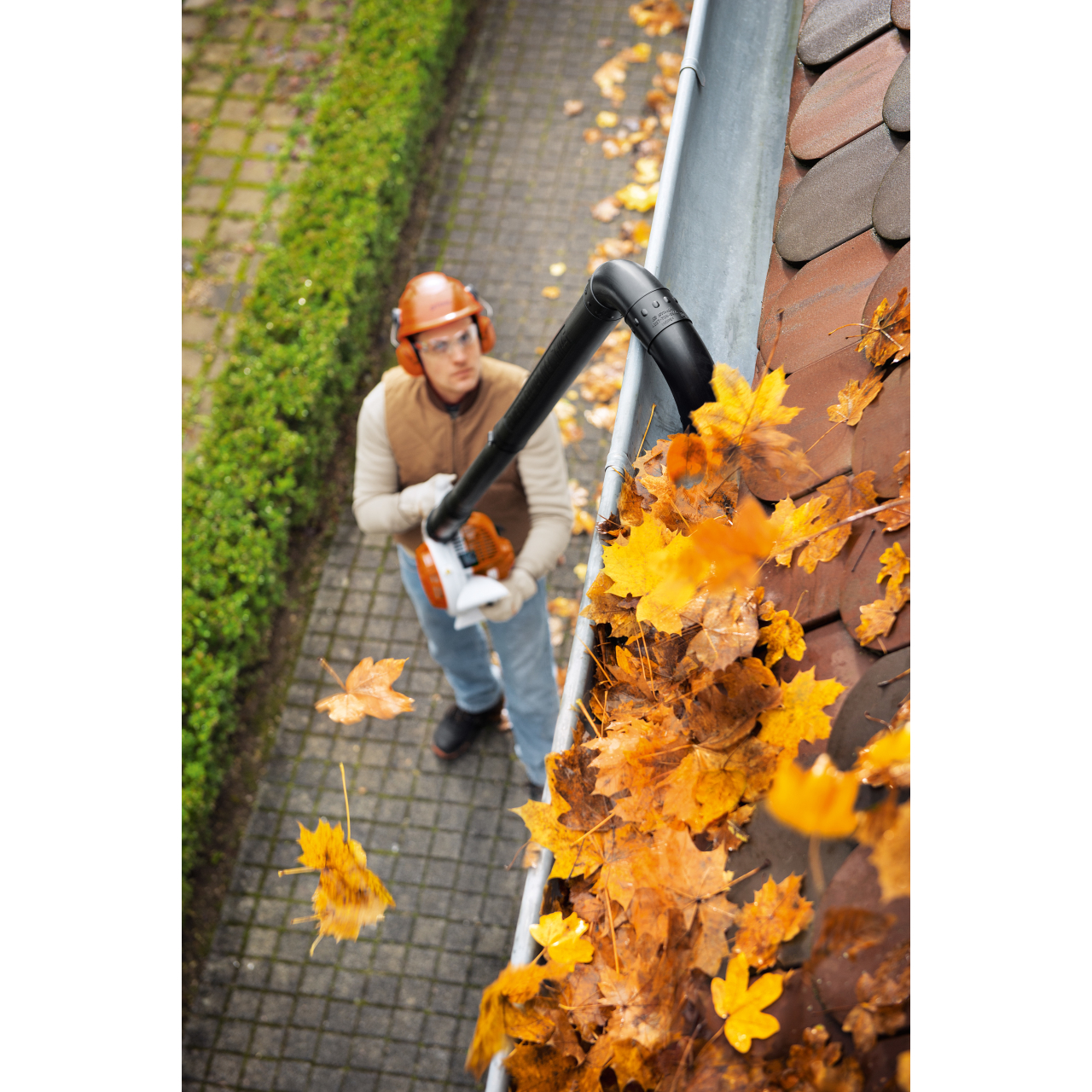 Stihl Laubbläser BG 56 mit Zubehör Dachrinnenreinigungsset